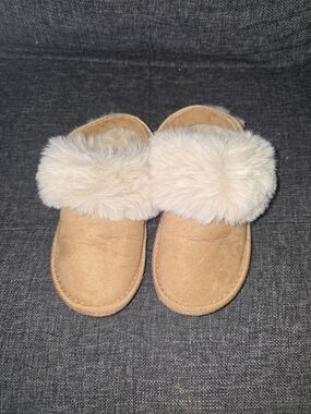 Toddler Cozy Faux Fur Lined Tan Slippers